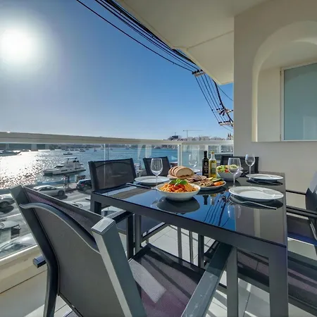 Tigne Seafront & Jacuzzi Apartman Sliema