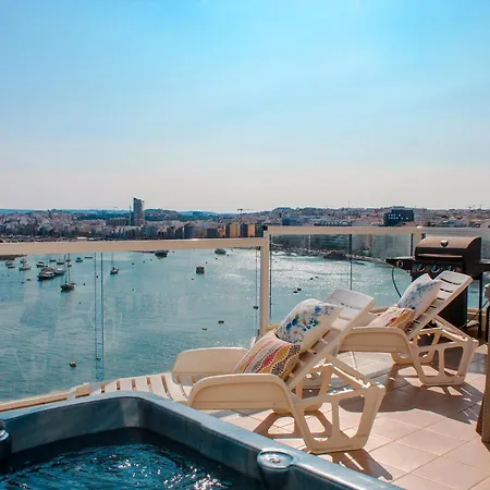 Tigne Seafront & Jacuzzi Apartman *