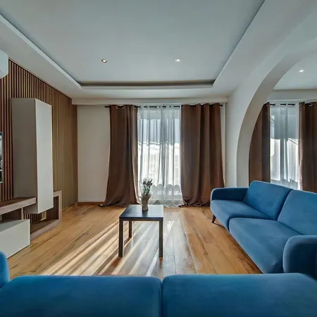 Tigne Seafront & Jacuzzi Sliema