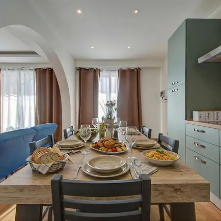 Tigne Seafront & Jacuzzi Apartman Sliema