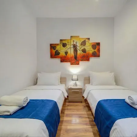 Tigne Seafront & Jacuzzi Apartman *