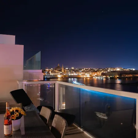 Tigne Seafront & Jacuzzi